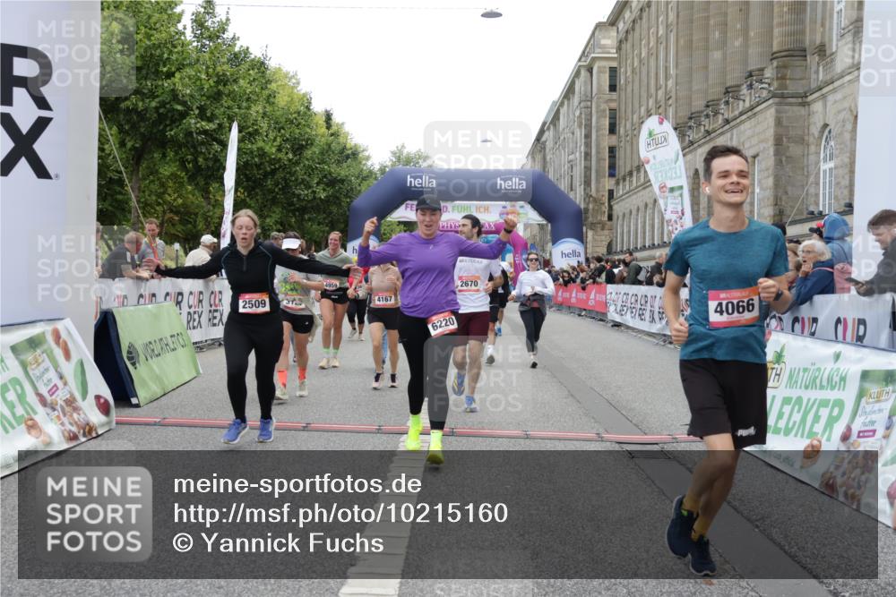 06.09.2026 - CURREX Alsterlauf Yannick Fuchs http://msf.ph/oto/10215160 06.09.2026 10:10:39 Ziel 2509, 2589, 2670, 2674, 3077, 3127, 3278, 3426, 3649, 3930, 4066, 4077, 4167, 4238, 4959, 5356, 6220, 6351 meine-sportfotos.de