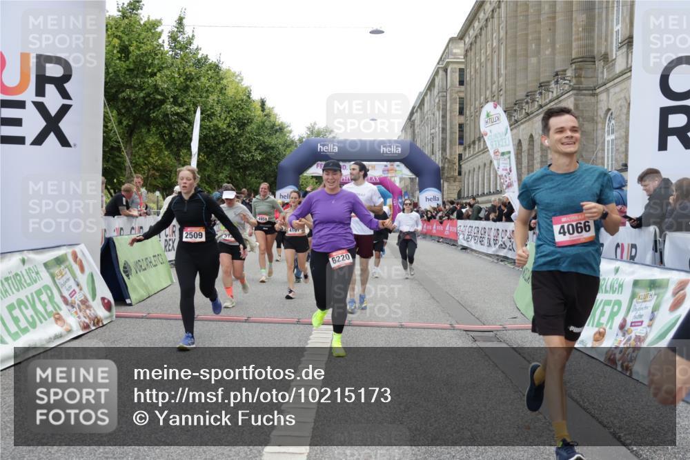 06.09.2026 - CURREX Alsterlauf Yannick Fuchs http://msf.ph/oto/10215173 06.09.2026 10:10:39 Ziel 2509, 2589, 2670, 2674, 3077, 3127, 3278, 3426, 3649, 3930, 4066, 4077, 4167, 4238, 4959, 5356, 6220, 6351 meine-sportfotos.de