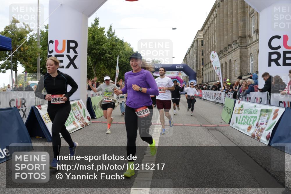 06.09.2026 - CURREX Alsterlauf Yannick Fuchs http://msf.ph/oto/10215217 06.09.2026 10:10:40 Ziel 2509, 2589, 2670, 2674, 3077, 3127, 3278, 3345, 3426, 3649, 3930, 4066, 4077, 4167, 4211, 4238, 4697, 4959, 5356, 6220, 6351 meine-sportfotos.de