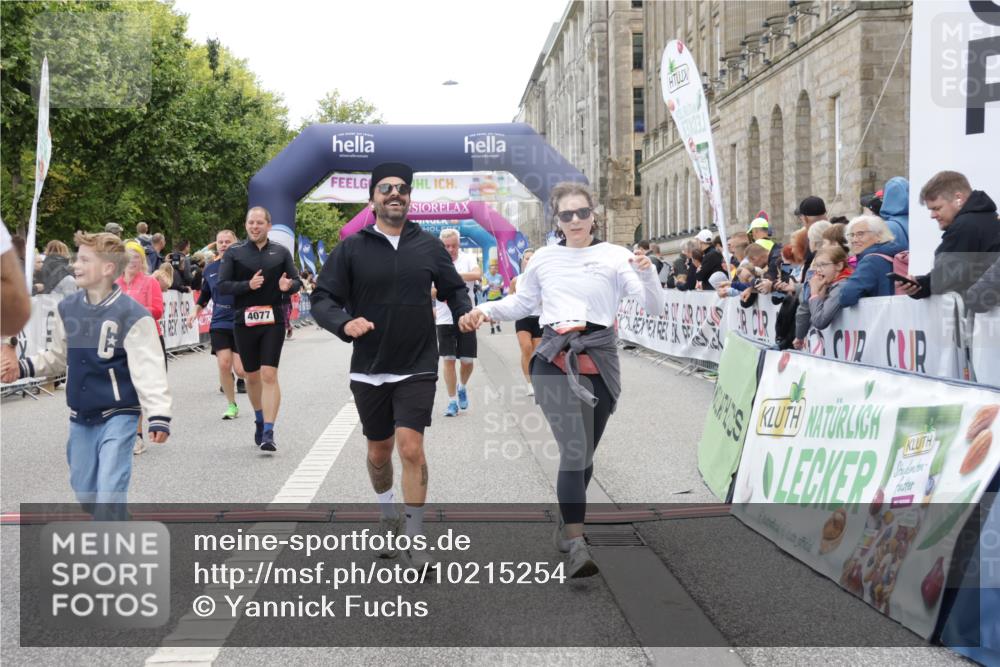 06.09.2026 - CURREX Alsterlauf Yannick Fuchs http://msf.ph/oto/10215254 06.09.2026 10:10:42 Ziel 2058, 2509, 2589, 2670, 2674, 3127, 3278, 3345, 3649, 3930, 4066, 4077, 4167, 4211, 4238, 4697, 4959, 5356, 6220, 6351 meine-sportfotos.de
