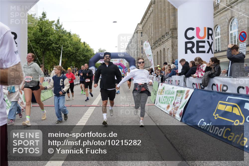 06.09.2026 - CURREX Alsterlauf Yannick Fuchs http://msf.ph/oto/10215282 06.09.2026 10:10:42 Ziel 2058, 2509, 2589, 2670, 2674, 3127, 3278, 3345, 3649, 3930, 4066, 4077, 4167, 4211, 4238, 4697, 4959, 5356, 6220, 6351 meine-sportfotos.de