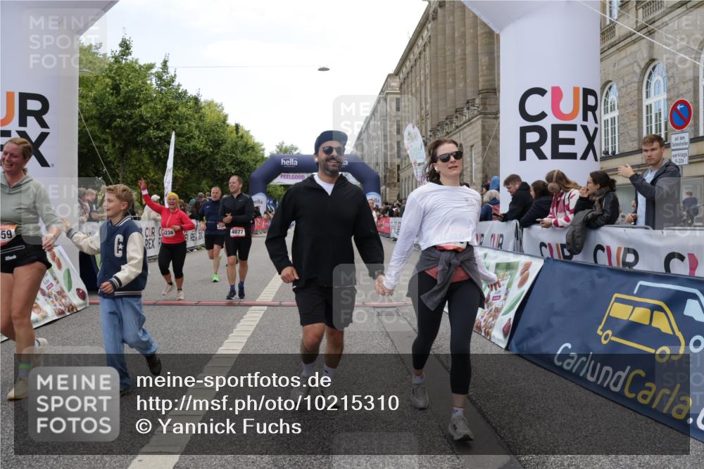 06.09.2026 - CURREX Alsterlauf Yannick Fuchs http://msf.ph/oto/10215310 06.09.2026 10:10:43 Ziel 2058, 2509, 2589, 2670, 2674, 3127, 3278, 3345, 3649, 3930, 4066, 4077, 4167, 4211, 4238, 4697, 4959, 5356, 6220, 6351 meine-sportfotos.de