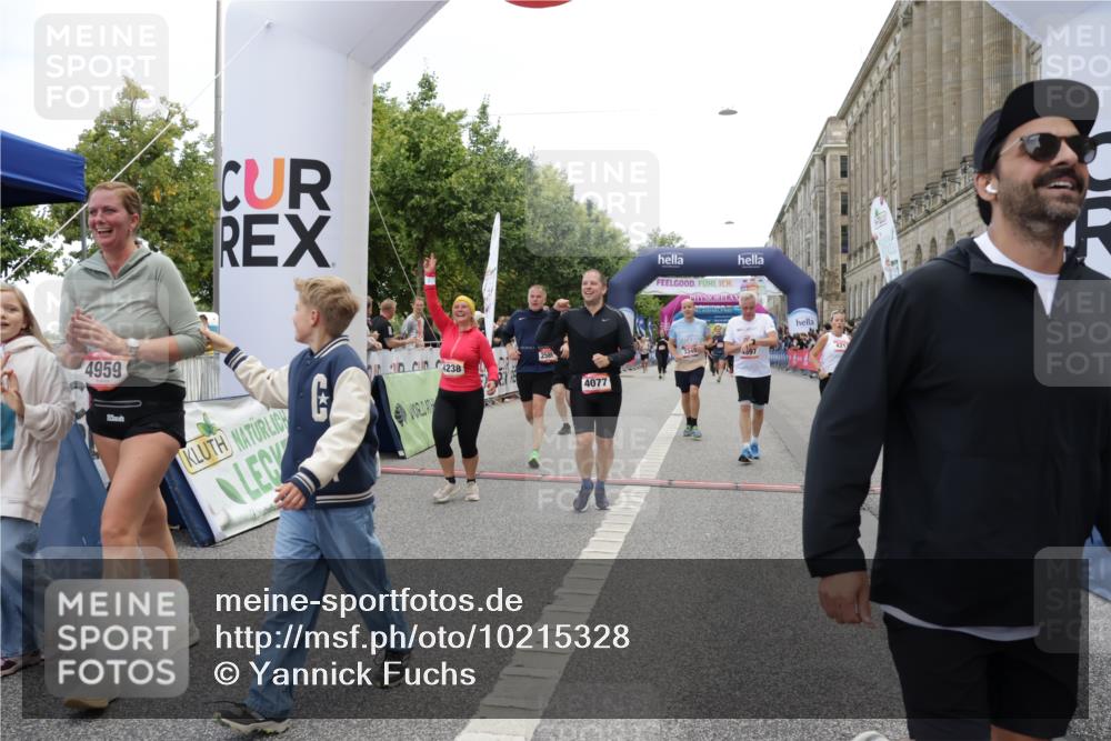 06.09.2026 - CURREX Alsterlauf Yannick Fuchs http://msf.ph/oto/10215328 06.09.2026 10:10:44 Ziel 2058, 2509, 2589, 2670, 2674, 2734, 3127, 3278, 3345, 3649, 3930, 4066, 4077, 4167, 4211, 4238, 4697, 4959, 5356, 6220 meine-sportfotos.de
