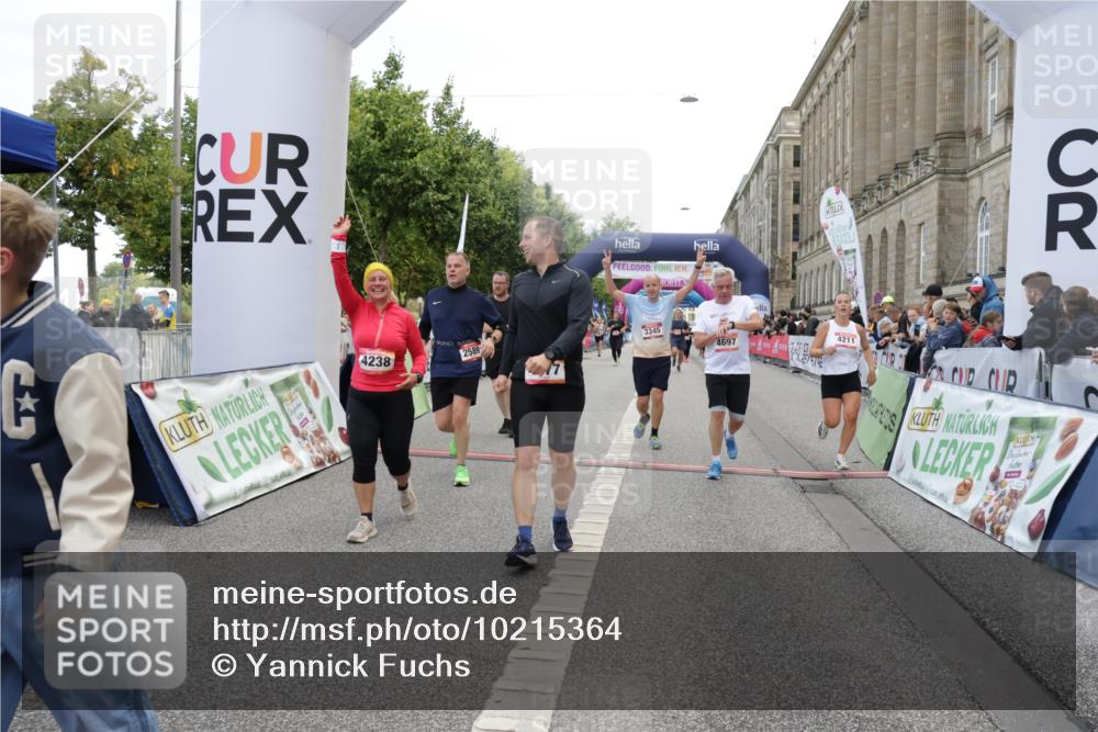 06.09.2026 - CURREX Alsterlauf Yannick Fuchs http://msf.ph/oto/10215364 06.09.2026 10:10:45 Ziel 2058, 2509, 2589, 2670, 2674, 2734, 3127, 3345, 3348, 3649, 3930, 4066, 4077, 4167, 4211, 4238, 4697, 4959, 6220 meine-sportfotos.de