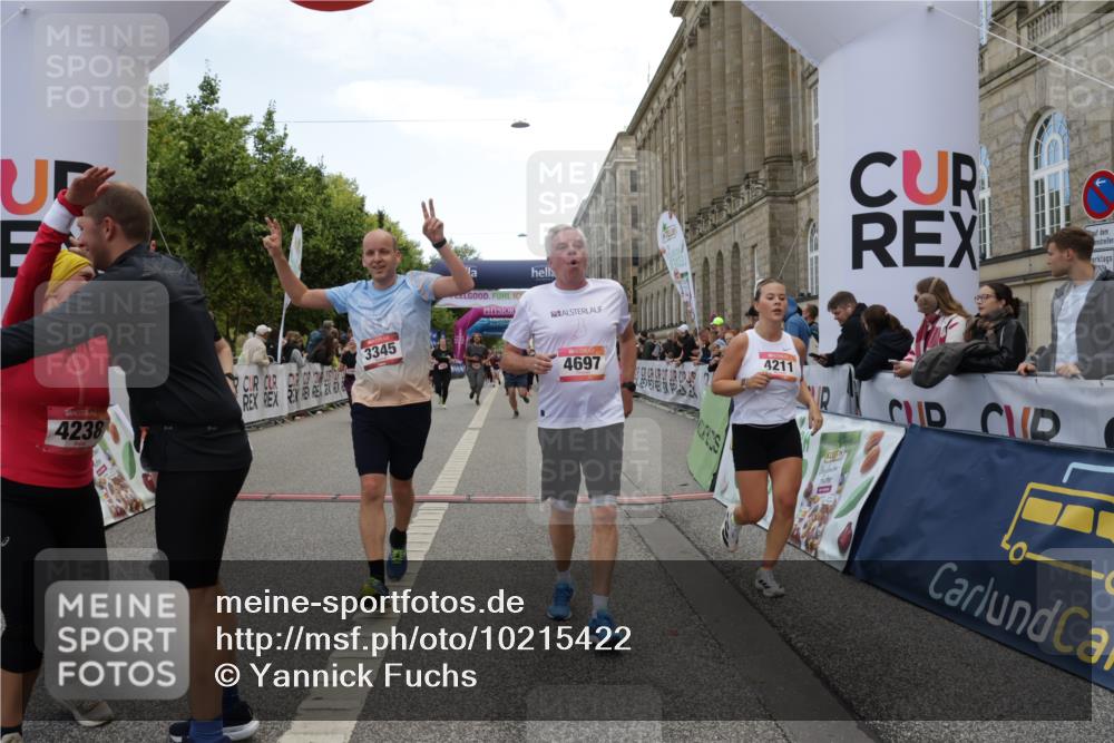 06.09.2026 - CURREX Alsterlauf Yannick Fuchs http://msf.ph/oto/10215422 06.09.2026 10:10:46 Ziel 2058, 2365, 2509, 2589, 2670, 2674, 2734, 3127, 3345, 3348, 3649, 3840, 3930, 4077, 4167, 4211, 4238, 4697, 4959, 6220, 6434 meine-sportfotos.de