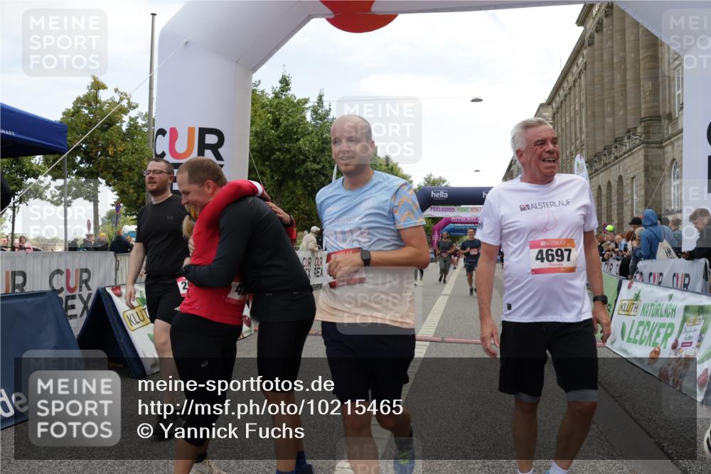 06.09.2026 - CURREX Alsterlauf Yannick Fuchs http://msf.ph/oto/10215465 06.09.2026 10:10:47 Ziel 2058, 2365, 2589, 2670, 2674, 2734, 3127, 3345, 3348, 3649, 3840, 3930, 4077, 4167, 4211, 4238, 4697, 4959, 6434 meine-sportfotos.de