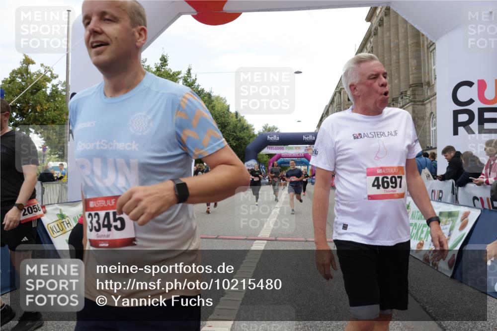 06.09.2026 - CURREX Alsterlauf Yannick Fuchs http://msf.ph/oto/10215480 06.09.2026 10:10:48 Ziel 2058, 2365, 2589, 2734, 3345, 3348, 3649, 3840, 3930, 4077, 4167, 4211, 4238, 4697, 4959, 6434 meine-sportfotos.de