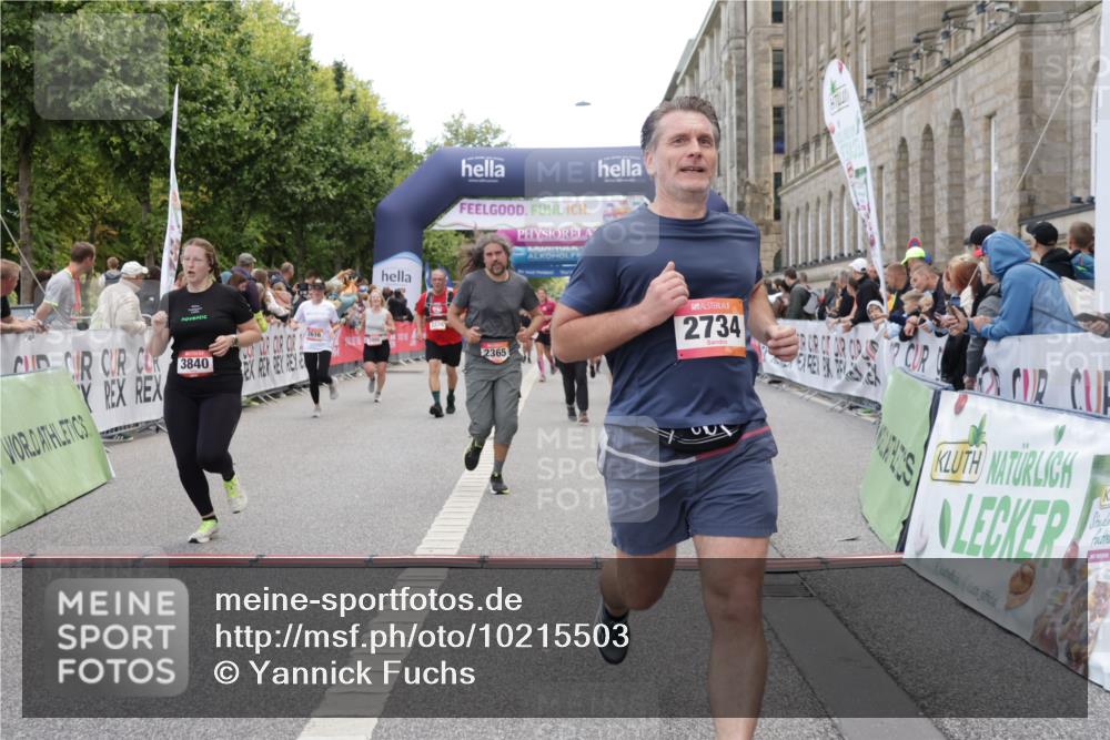06.09.2026 - CURREX Alsterlauf Yannick Fuchs http://msf.ph/oto/10215503 06.09.2026 10:10:50 Ziel 2058, 2226, 2365, 2427, 2589, 2616, 2734, 3345, 3348, 3840, 4077, 4211, 4238, 4697, 5141, 5142, 6088, 6434 meine-sportfotos.de