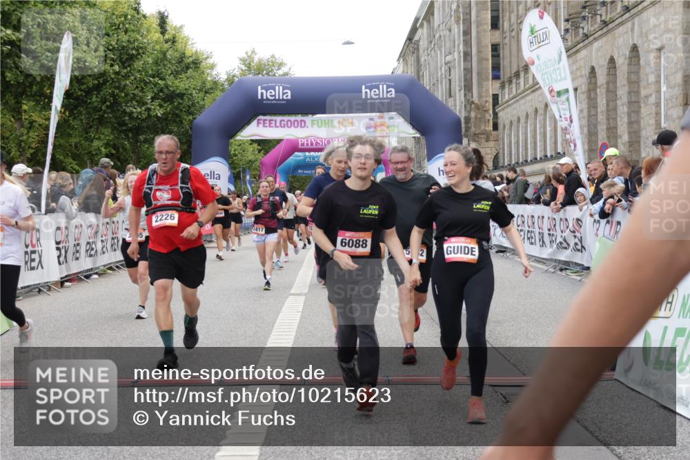 06.09.2026 - CURREX Alsterlauf Yannick Fuchs http://msf.ph/oto/10215623 06.09.2026 10:10:54 Ziel 2226, 2312, 2365, 2417, 2427, 2552, 2616, 2734, 2982, 3348, 3685, 3687, 3840, 3995, 5141, 5142, 5898, 6088, 6434 meine-sportfotos.de