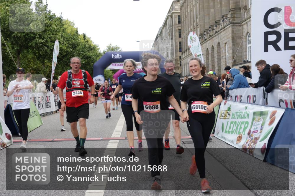 06.09.2026 - CURREX Alsterlauf Yannick Fuchs http://msf.ph/oto/10215688 06.09.2026 10:10:55 Ziel 2226, 2312, 2365, 2417, 2427, 2552, 2566, 2616, 2732, 2734, 2982, 3348, 3685, 3687, 3840, 3995, 5141, 5142, 5898, 6088, 6434 meine-sportfotos.de