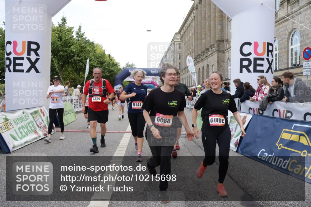 06.09.2026 - CURREX Alsterlauf Yannick Fuchs http://msf.ph/oto/10215698 06.09.2026 10:10:55 Ziel 2226, 2312, 2365, 2417, 2427, 2552, 2566, 2616, 2732, 2734, 2982, 3348, 3685, 3687, 3840, 3995, 5141, 5142, 5898, 6088, 6434 meine-sportfotos.de