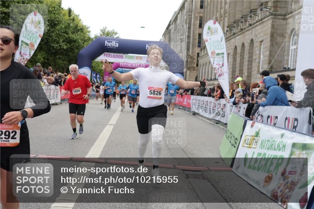 06.09.2026 - CURREX Alsterlauf Yannick Fuchs http://msf.ph/oto/10215955 06.09.2026 10:11:04 Ziel 2312, 2417, 2552, 2566, 2732, 2982, 3171, 3685, 3687, 3988, 5268, 5496, 5498, 5499, 5500, 5555, 5826, 5888, 5898, 8292 meine-sportfotos.de