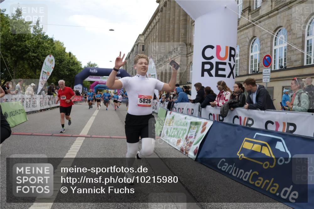 06.09.2026 - CURREX Alsterlauf Yannick Fuchs http://msf.ph/oto/10215980 06.09.2026 10:11:04 Ziel 2312, 2417, 2552, 2566, 2732, 2982, 3171, 3685, 3687, 3988, 5268, 5496, 5498, 5499, 5500, 5555, 5826, 5888, 5898, 8292 meine-sportfotos.de