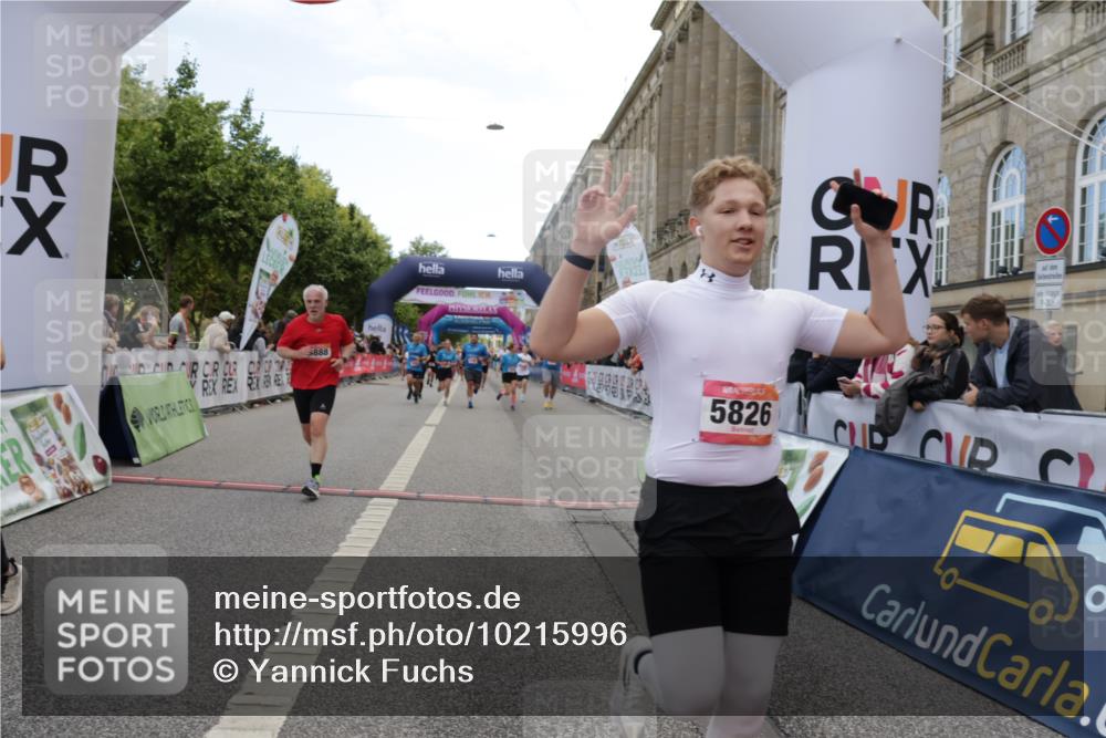 06.09.2026 - CURREX Alsterlauf Yannick Fuchs http://msf.ph/oto/10215996 06.09.2026 10:11:05 Ziel 2552, 2566, 2732, 2982, 3171, 3685, 3687, 3988, 4409, 5268, 5496, 5498, 5499, 5500, 5555, 5826, 5888, 5898, 8292 meine-sportfotos.de