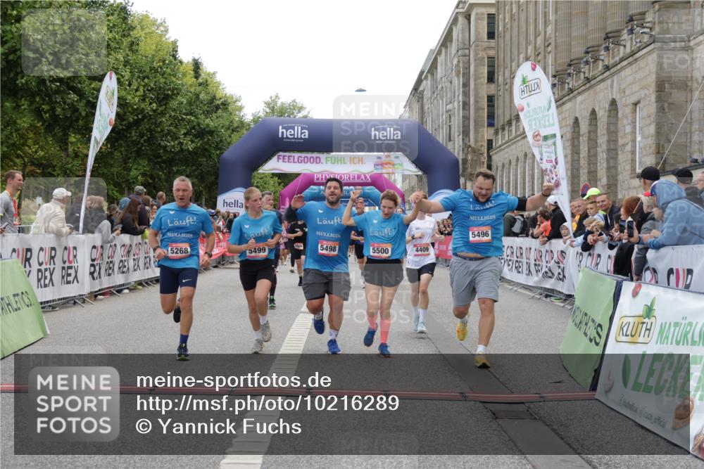 06.09.2026 - CURREX Alsterlauf Yannick Fuchs http://msf.ph/oto/10216289 06.09.2026 10:11:08 Ziel 2324, 2889, 2890, 3171, 3988, 4409, 5268, 5393, 5496, 5498, 5499, 5500, 5555, 5826, 5888, 8292 meine-sportfotos.de