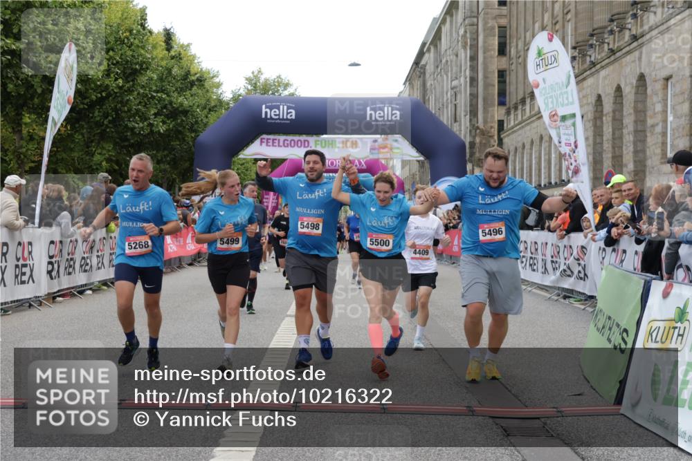 06.09.2026 - CURREX Alsterlauf Yannick Fuchs http://msf.ph/oto/10216322 06.09.2026 10:11:08 Ziel 2324, 2889, 2890, 3171, 3988, 4409, 5268, 5393, 5496, 5498, 5499, 5500, 5555, 5826, 5888, 8292 meine-sportfotos.de