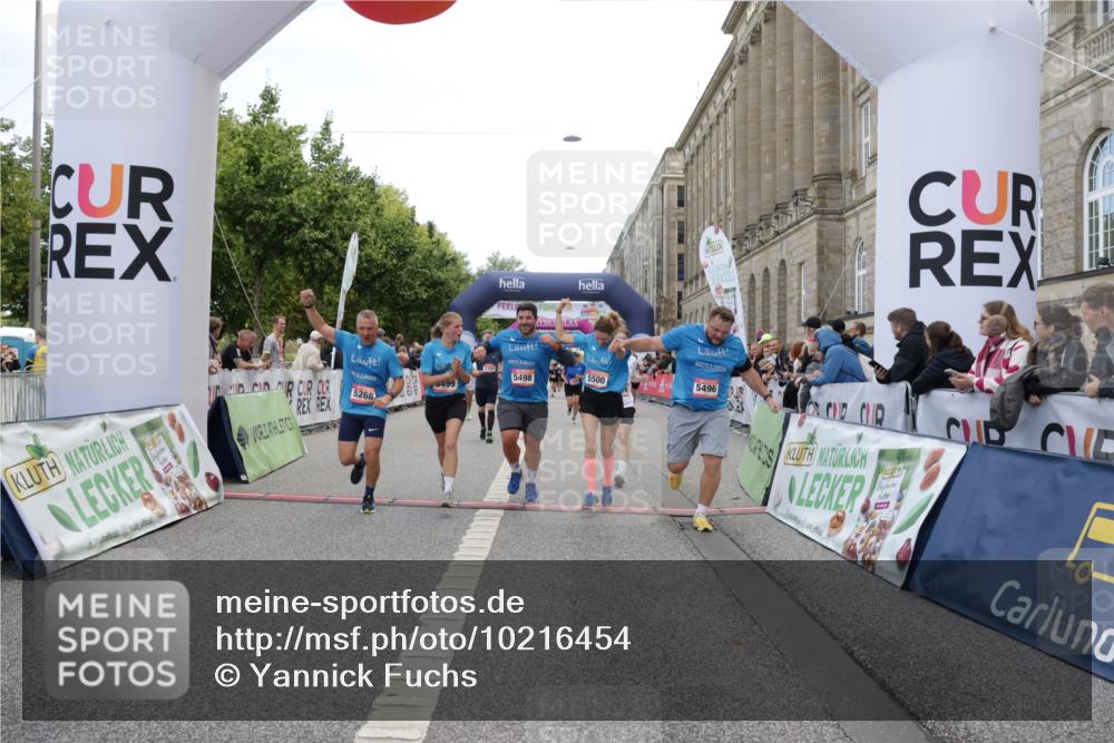 06.09.2026 - CURREX Alsterlauf Yannick Fuchs http://msf.ph/oto/10216454 06.09.2026 10:11:09 Ziel 2324, 2889, 2890, 3171, 3988, 4409, 5268, 5392, 5393, 5496, 5498, 5499, 5500, 5818, 5826, 5888, 8292 meine-sportfotos.de