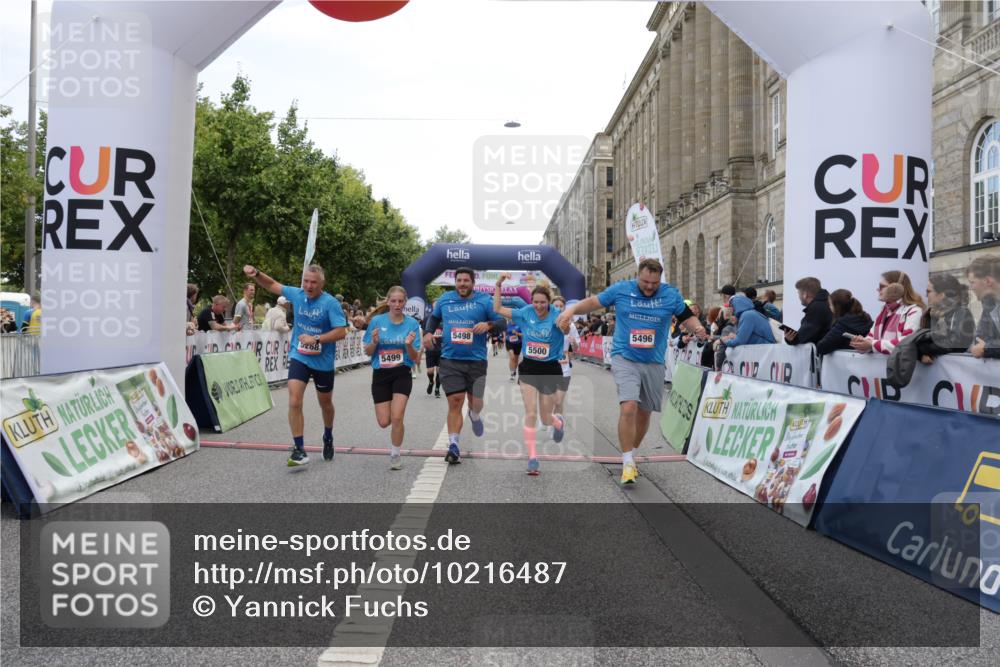 06.09.2026 - CURREX Alsterlauf Yannick Fuchs http://msf.ph/oto/10216487 06.09.2026 10:11:09 Ziel 2324, 2889, 2890, 3171, 3988, 4409, 5268, 5392, 5393, 5496, 5498, 5499, 5500, 5818, 5826, 5888, 8292 meine-sportfotos.de