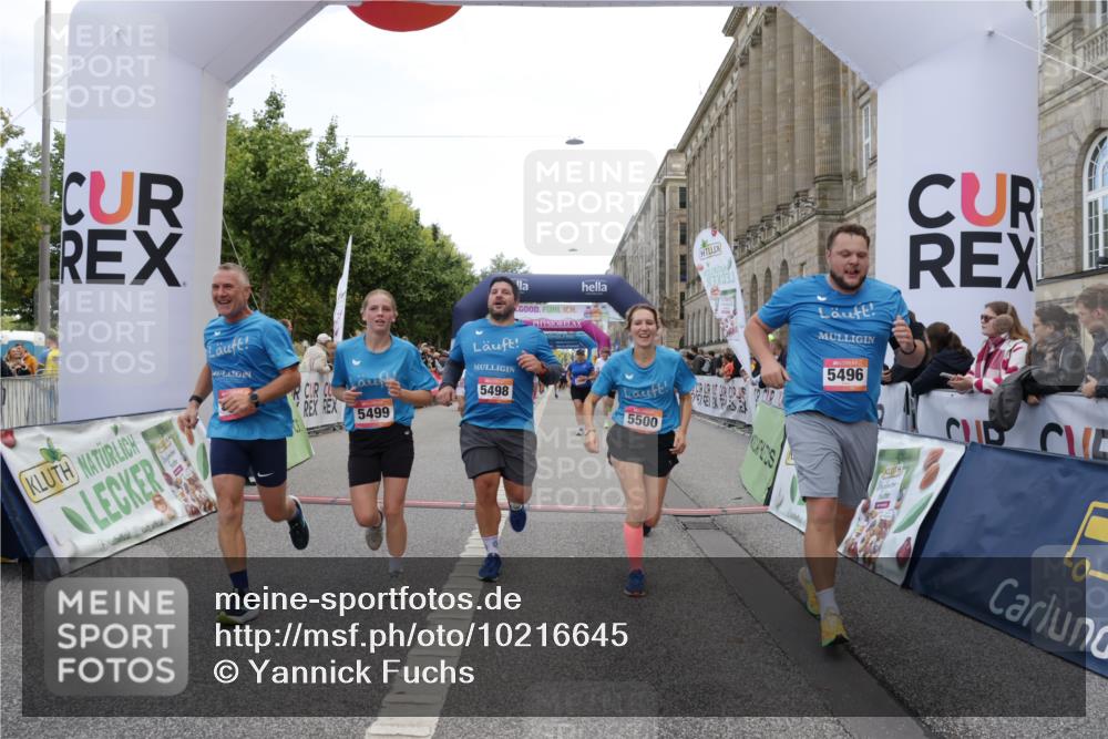 06.09.2026 - CURREX Alsterlauf Yannick Fuchs http://msf.ph/oto/10216645 06.09.2026 10:11:10 Ziel 2324, 2889, 2890, 3171, 4409, 5268, 5327, 5351, 5392, 5393, 5496, 5498, 5499, 5500, 5818, 5826, 5888, 8292 meine-sportfotos.de