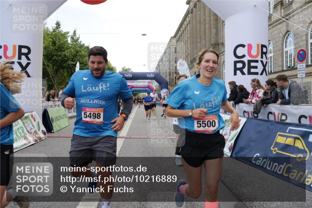 06.09.2026 - CURREX Alsterlauf Yannick Fuchs http://msf.ph/oto/10216889 06.09.2026 10:11:11 Ziel 2324, 2889, 2890, 3171, 4409, 5268, 5327, 5351, 5392, 5393, 5496, 5498, 5499, 5500, 5532, 5818, 5826, 5888, 6100 meine-sportfotos.de