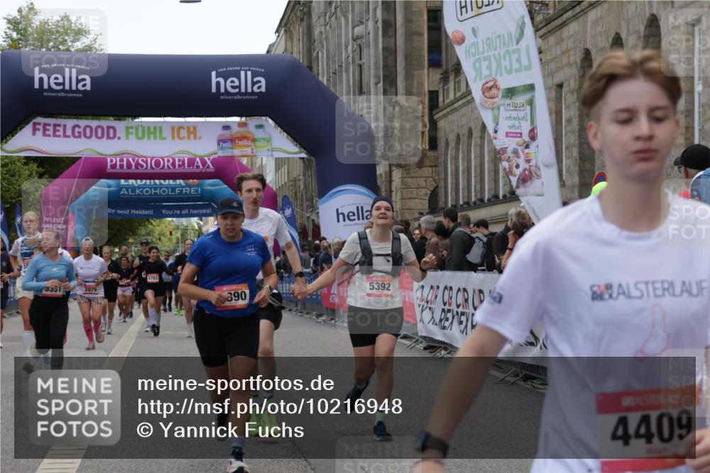 06.09.2026 - CURREX Alsterlauf Yannick Fuchs http://msf.ph/oto/10216948 06.09.2026 10:11:11 Ziel 2324, 2889, 2890, 3171, 4409, 5268, 5327, 5351, 5392, 5393, 5496, 5498, 5499, 5500, 5532, 5818, 5826, 5888, 6100 meine-sportfotos.de