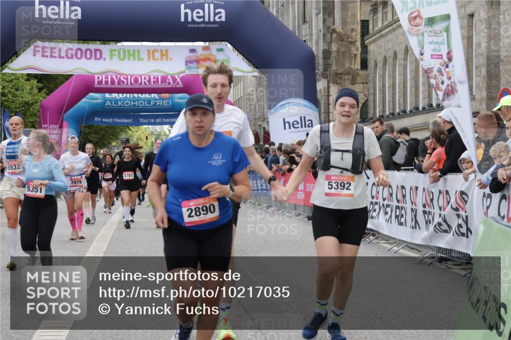 06.09.2026 - CURREX Alsterlauf Yannick Fuchs http://msf.ph/oto/10217035 06.09.2026 10:11:12 Ziel 2324, 2889, 2890, 4409, 5268, 5327, 5351, 5392, 5393, 5496, 5498, 5499, 5500, 5532, 5818, 5888, 6100 meine-sportfotos.de