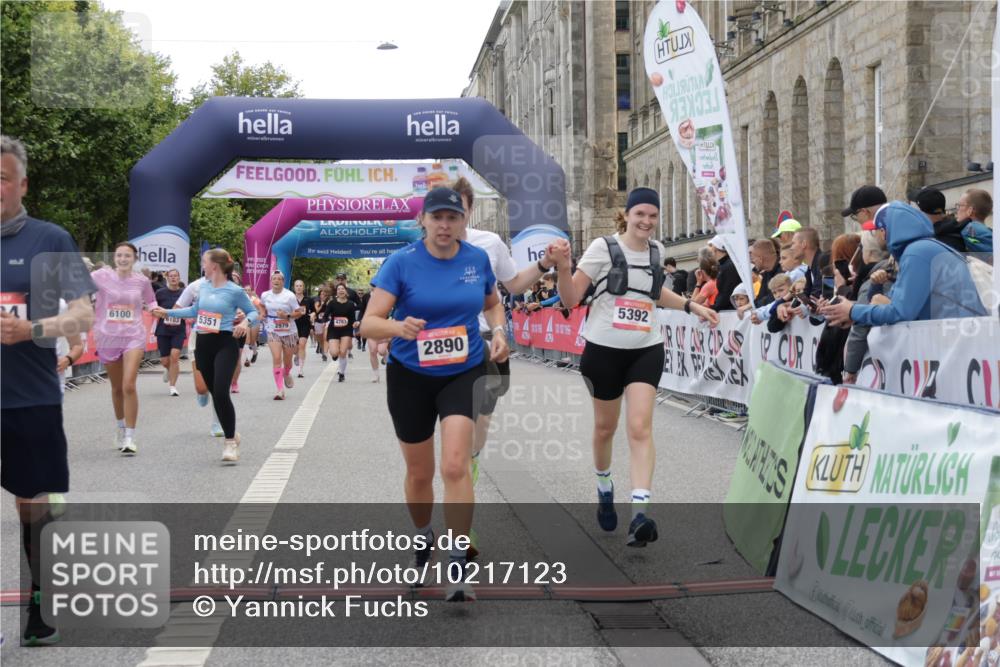 06.09.2026 - CURREX Alsterlauf Yannick Fuchs http://msf.ph/oto/10217123 06.09.2026 10:11:13 Ziel 2324, 2889, 2890, 2979, 4409, 5268, 5327, 5351, 5392, 5393, 5496, 5498, 5499, 5500, 5532, 5818, 6100 meine-sportfotos.de