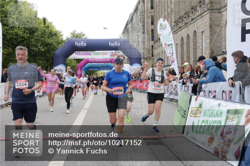 06.09.2026 - CURREX Alsterlauf Yannick Fuchs http://msf.ph/oto/10217152 06.09.2026 10:11:13 Ziel 2324, 2889, 2890, 2979, 4409, 5268, 5327, 5351, 5392, 5393, 5496, 5498, 5499, 5500, 5532, 5818, 6100 meine-sportfotos.de