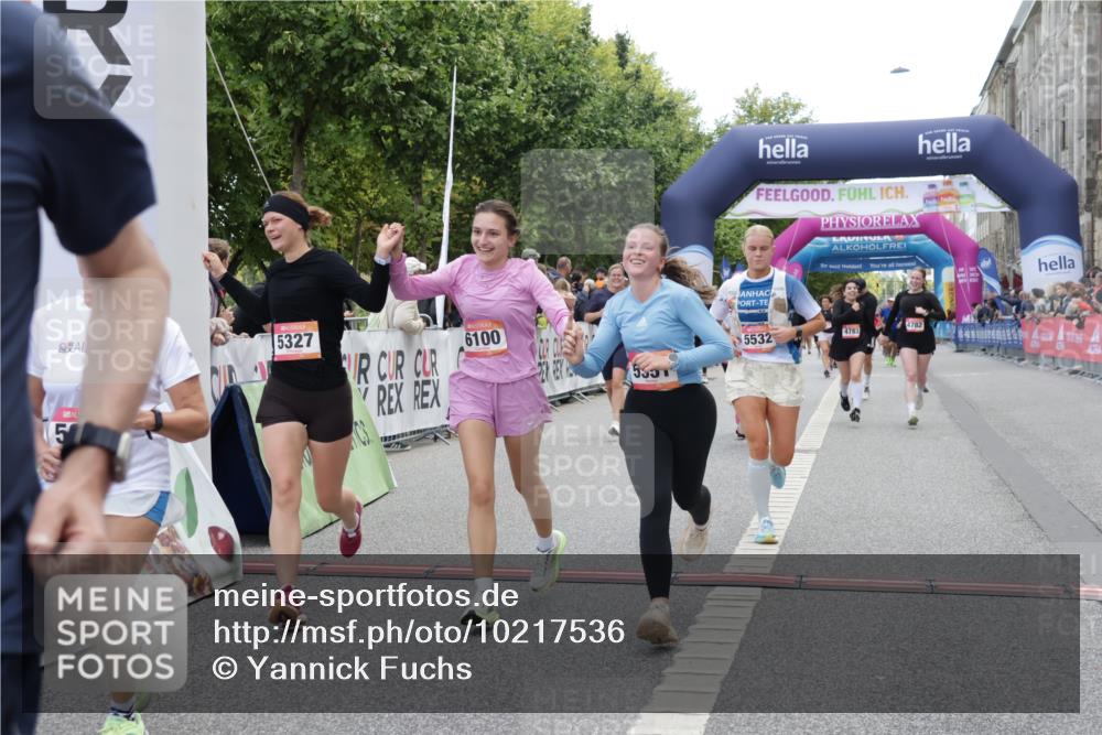 06.09.2026 - CURREX Alsterlauf Yannick Fuchs http://msf.ph/oto/10217536 06.09.2026 10:11:15 Ziel 2324, 2889, 2890, 2979, 2980, 4409, 4782, 4783, 5268, 5327, 5351, 5392, 5393, 5496, 5498, 5499, 5500, 5532, 5818, 6100, 6103 meine-sportfotos.de