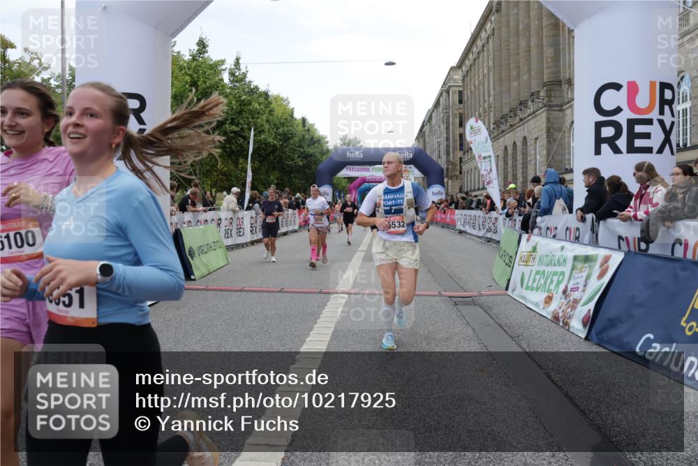 06.09.2026 - CURREX Alsterlauf Yannick Fuchs http://msf.ph/oto/10217925 06.09.2026 10:11:17 Ziel 2324, 2889, 2890, 2979, 2980, 4251, 4409, 4612, 4782, 4783, 5327, 5351, 5392, 5393, 5532, 5818, 6100, 6103, 6393, 6465 meine-sportfotos.de