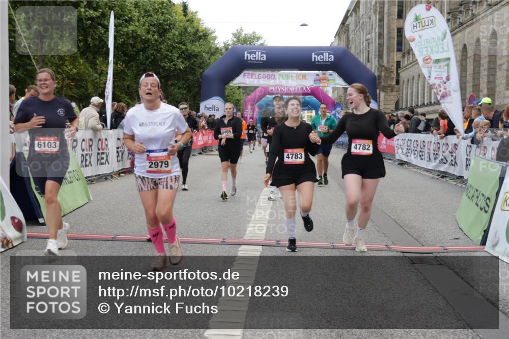 06.09.2026 - CURREX Alsterlauf Yannick Fuchs http://msf.ph/oto/10218239 06.09.2026 10:11:19 Ziel 2324, 2889, 2890, 2979, 2980, 4251, 4612, 4782, 4783, 5327, 5351, 5392, 5393, 5532, 5818, 6100, 6103, 6393, 6465 meine-sportfotos.de