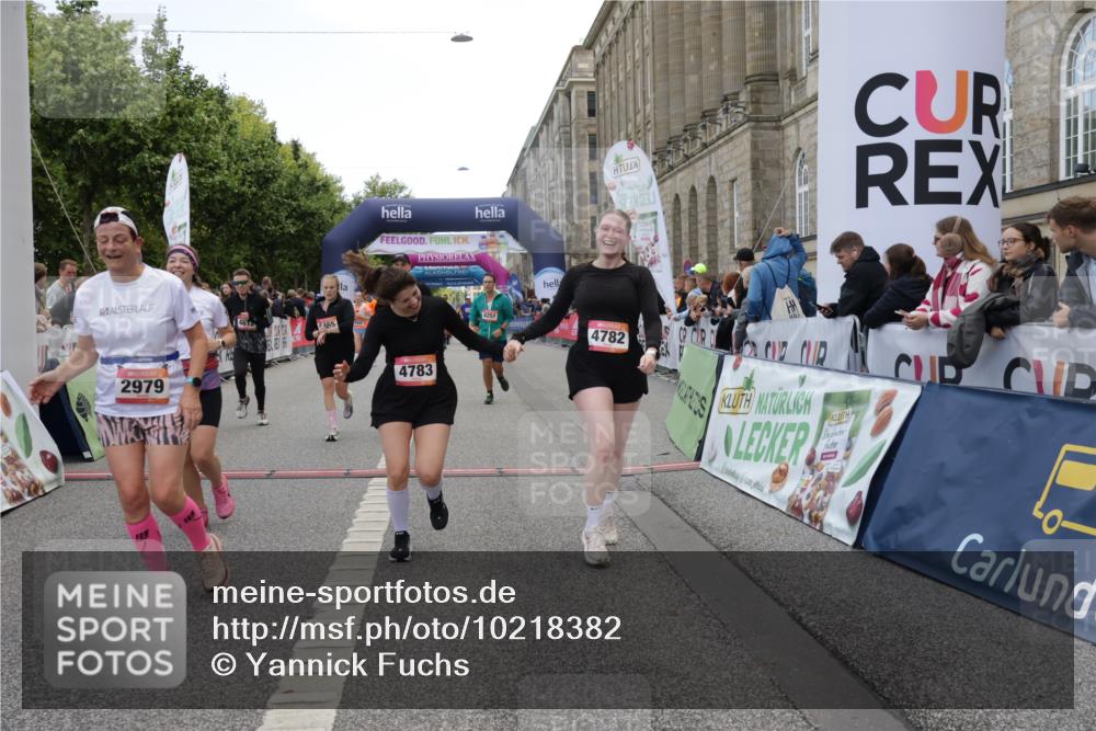 06.09.2026 - CURREX Alsterlauf Yannick Fuchs http://msf.ph/oto/10218382 06.09.2026 10:11:20 Ziel 2889, 2890, 2979, 2980, 4251, 4442, 4517, 4612, 4782, 4783, 5327, 5351, 5392, 5393, 5532, 5647, 5818, 6100, 6103, 6393, 6465 meine-sportfotos.de