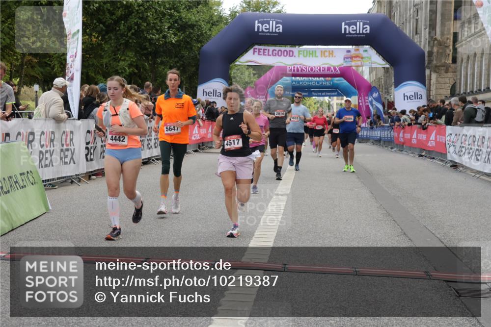 06.09.2026 - CURREX Alsterlauf Yannick Fuchs http://msf.ph/oto/10219387 06.09.2026 10:11:24 Ziel 2014, 2352, 2979, 2980, 3652, 4251, 4442, 4517, 4612, 4782, 4783, 5647, 6103, 6393, 6465 meine-sportfotos.de