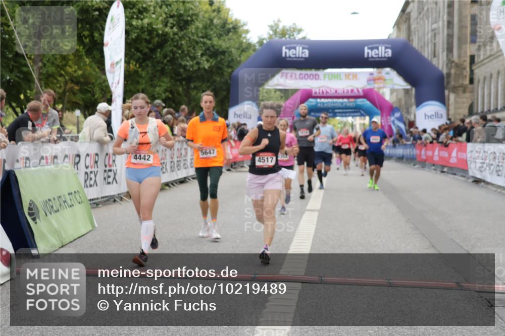 06.09.2026 - CURREX Alsterlauf Yannick Fuchs http://msf.ph/oto/10219489 06.09.2026 10:11:24 Ziel 2014, 2352, 2979, 2980, 3652, 4251, 4442, 4517, 4612, 4782, 4783, 5647, 6103, 6393, 6465 meine-sportfotos.de