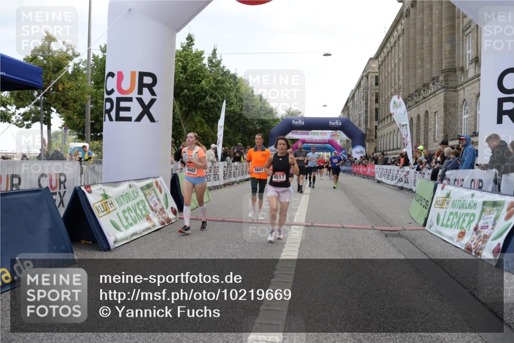 06.09.2026 - CURREX Alsterlauf Yannick Fuchs http://msf.ph/oto/10219669 06.09.2026 10:11:25 Ziel 2014, 2352, 2979, 2980, 3652, 4251, 4442, 4517, 4612, 4782, 4783, 5647, 6103, 6393, 6465, 8004, 8007 meine-sportfotos.de