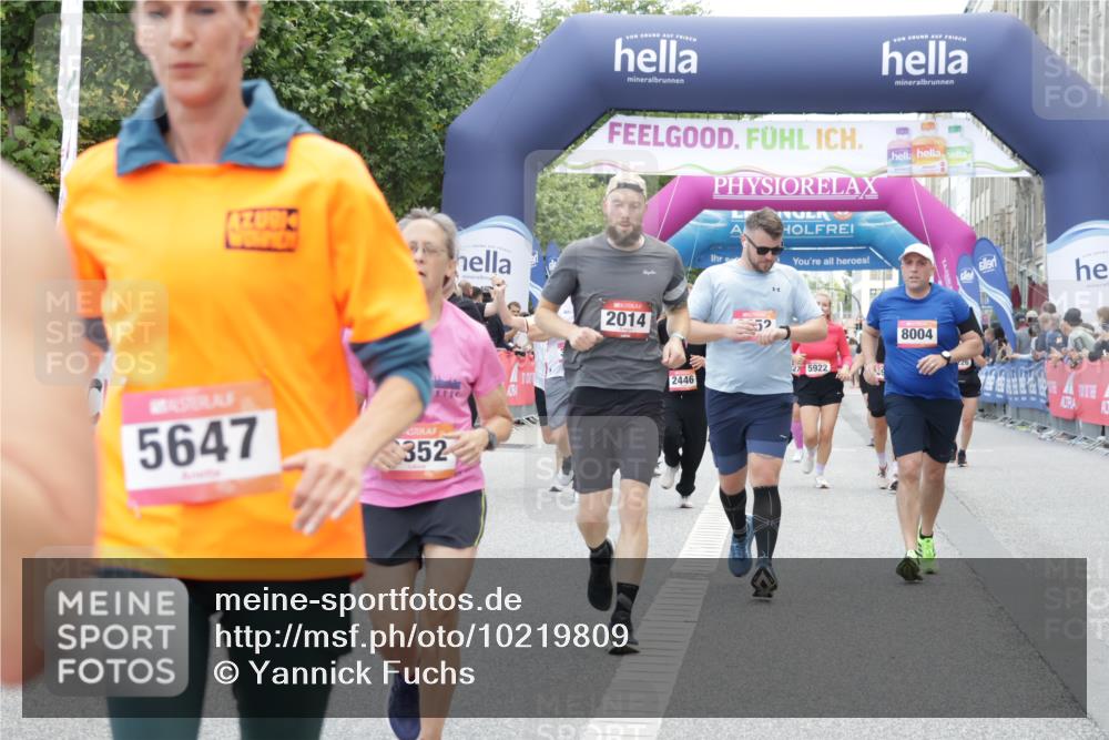 06.09.2026 - CURREX Alsterlauf Yannick Fuchs http://msf.ph/oto/10219809 06.09.2026 10:11:26 Ziel 2014, 2352, 2446, 2980, 3652, 4251, 4442, 4517, 4612, 4782, 4783, 5647, 6103, 6393, 6465, 8004, 8007, 8145 meine-sportfotos.de