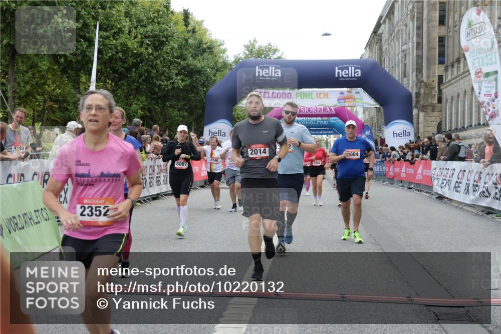 06.09.2026 - CURREX Alsterlauf Yannick Fuchs http://msf.ph/oto/10220132 06.09.2026 10:11:28 Ziel 2014, 2352, 2446, 3360, 3652, 4251, 4442, 4517, 4612, 5226, 5647, 5922, 5923, 6393, 6465, 6491, 8004, 8007, 8145, 8146 meine-sportfotos.de