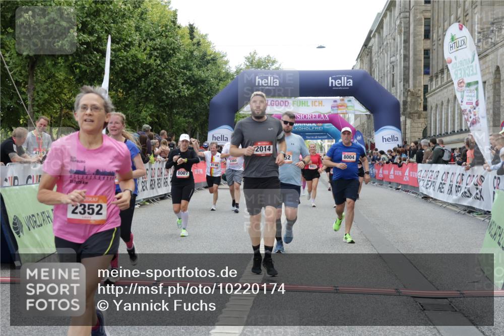 06.09.2026 - CURREX Alsterlauf Yannick Fuchs http://msf.ph/oto/10220174 06.09.2026 10:11:28 Ziel 2014, 2352, 2446, 3360, 3652, 4251, 4442, 4517, 4612, 5226, 5647, 5922, 5923, 6393, 6465, 6491, 8004, 8007, 8145, 8146 meine-sportfotos.de