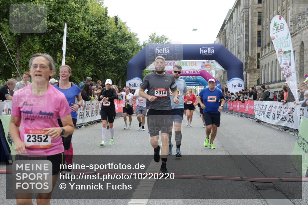 06.09.2026 - CURREX Alsterlauf Yannick Fuchs http://msf.ph/oto/10220220 06.09.2026 10:11:28 Ziel 2014, 2352, 2446, 3360, 3652, 4251, 4442, 4517, 4612, 5226, 5647, 5922, 5923, 6393, 6465, 6491, 8004, 8007, 8145, 8146 meine-sportfotos.de