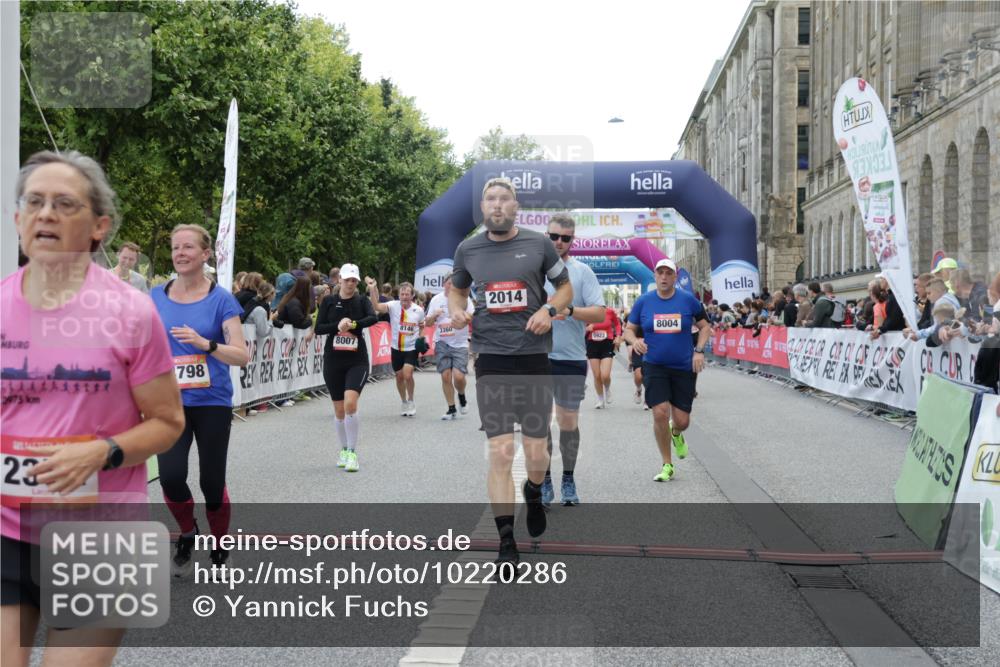 06.09.2026 - CURREX Alsterlauf Yannick Fuchs http://msf.ph/oto/10220286 06.09.2026 10:11:28 Ziel 2014, 2352, 2446, 3360, 3652, 4251, 4442, 4517, 4612, 5226, 5647, 5922, 5923, 6393, 6465, 6491, 8004, 8007, 8145, 8146 meine-sportfotos.de
