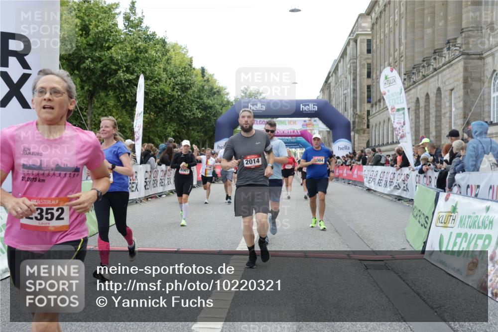 06.09.2026 - CURREX Alsterlauf Yannick Fuchs http://msf.ph/oto/10220321 06.09.2026 10:11:28 Ziel 2014, 2352, 2446, 3360, 3652, 4251, 4442, 4517, 4612, 5226, 5647, 5922, 5923, 6393, 6465, 6491, 8004, 8007, 8145, 8146 meine-sportfotos.de