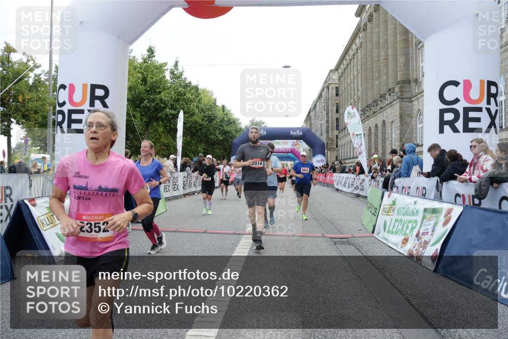 06.09.2026 - CURREX Alsterlauf Yannick Fuchs http://msf.ph/oto/10220362 06.09.2026 10:11:29 Ziel 2014, 2352, 2446, 3360, 3652, 4251, 4442, 4517, 5226, 5647, 5922, 5923, 6491, 8004, 8007, 8145, 8146 meine-sportfotos.de