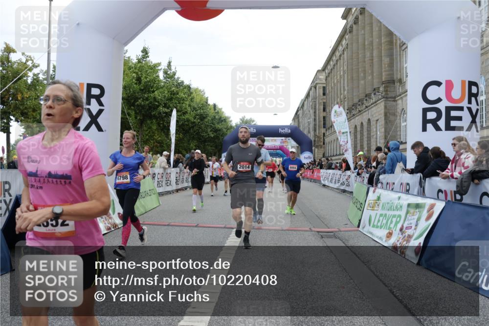 06.09.2026 - CURREX Alsterlauf Yannick Fuchs http://msf.ph/oto/10220408 06.09.2026 10:11:29 Ziel 2014, 2352, 2446, 3360, 3652, 4251, 4442, 4517, 5226, 5647, 5922, 5923, 6491, 8004, 8007, 8145, 8146 meine-sportfotos.de
