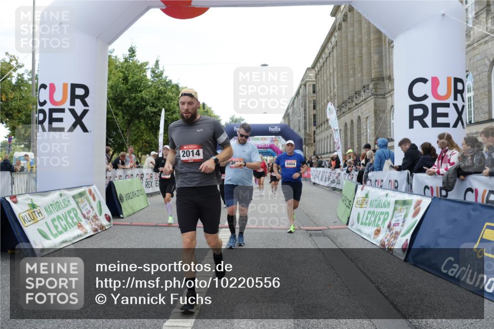 06.09.2026 - CURREX Alsterlauf Yannick Fuchs http://msf.ph/oto/10220556 06.09.2026 10:11:30 Ziel 2014, 2352, 2446, 3360, 3652, 4442, 4517, 5226, 5279, 5647, 5922, 5923, 6491, 8004, 8007, 8145, 8146 meine-sportfotos.de