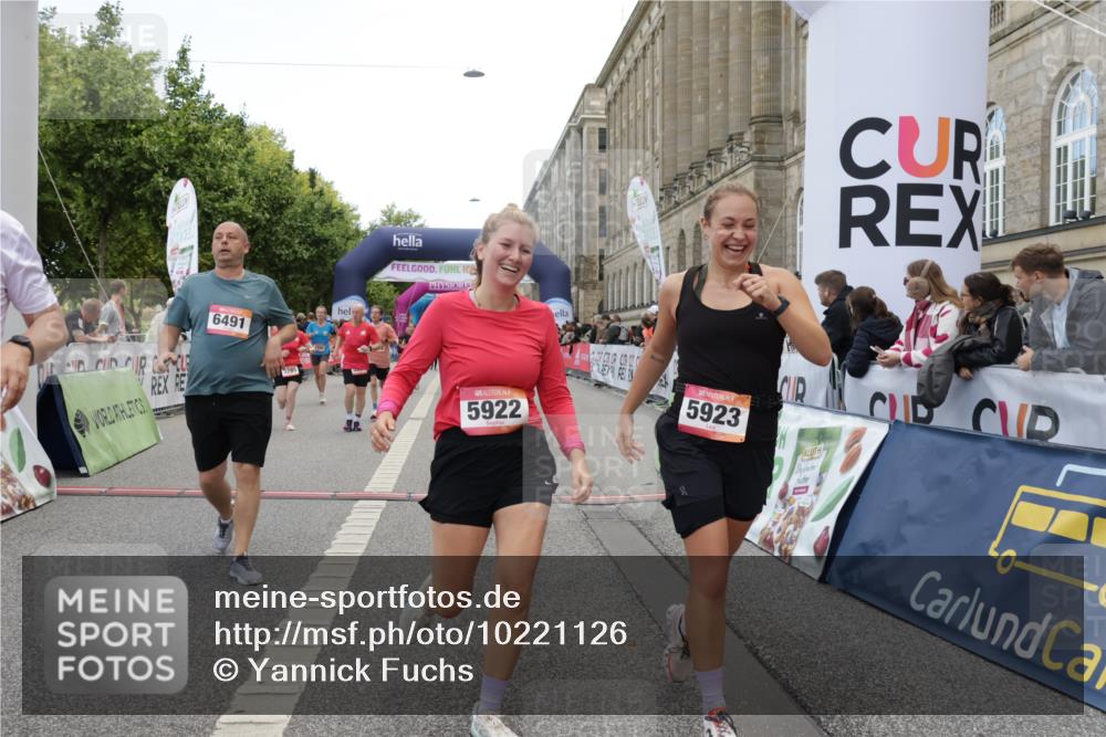 06.09.2026 - CURREX Alsterlauf Yannick Fuchs http://msf.ph/oto/10221126 06.09.2026 10:11:34 Ziel 2014, 2352, 2356, 2446, 3284, 3285, 3360, 3373, 3652, 3922, 4188, 4189, 5226, 5279, 5451, 5458, 5922, 5923, 6491, 8004, 8007, 8145, 8146 meine-sportfotos.de