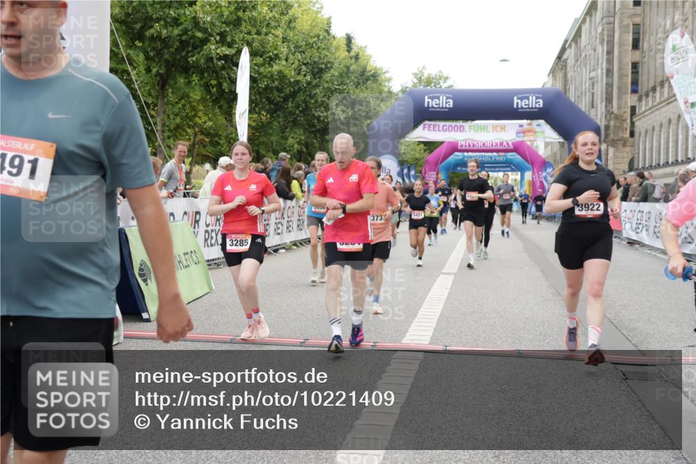 06.09.2026 - CURREX Alsterlauf Yannick Fuchs http://msf.ph/oto/10221409 06.09.2026 10:11:36 Ziel 2356, 2446, 3284, 3285, 3360, 3373, 3652, 3922, 4188, 4189, 5226, 5279, 5451, 5458, 5922, 5923, 6446, 6491, 8004, 8007, 8145, 8146 meine-sportfotos.de