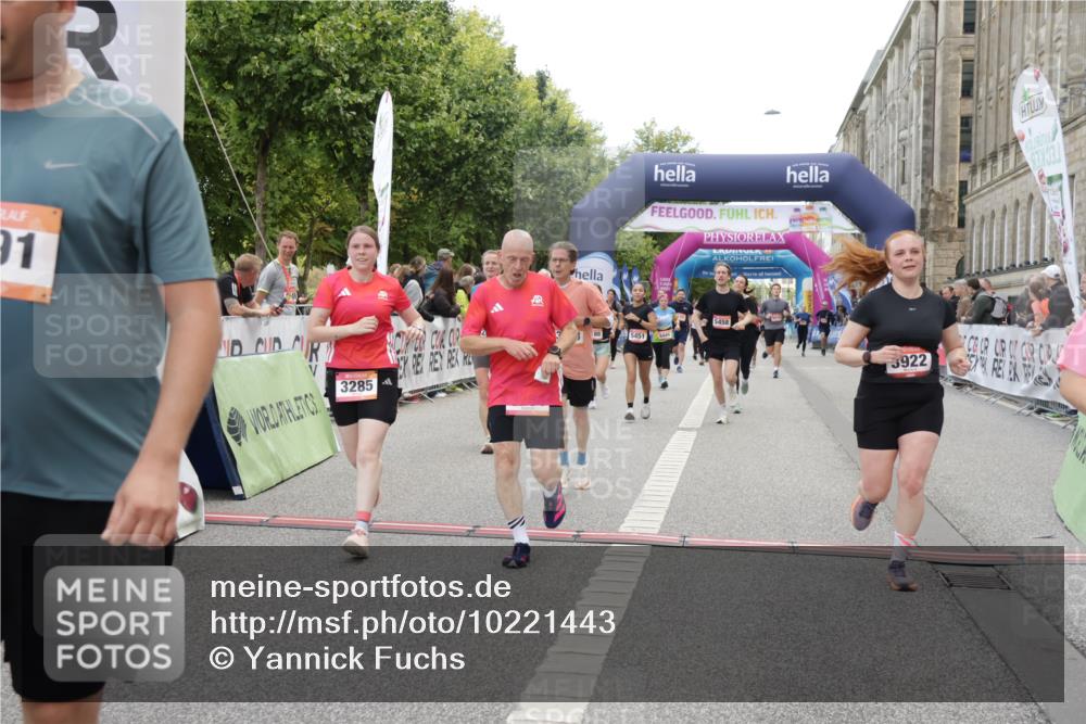06.09.2026 - CURREX Alsterlauf Yannick Fuchs http://msf.ph/oto/10221443 06.09.2026 10:11:36 Ziel 2356, 2446, 3284, 3285, 3360, 3373, 3652, 3922, 4188, 4189, 5226, 5279, 5451, 5458, 5922, 5923, 6446, 6491, 8004, 8007, 8145, 8146 meine-sportfotos.de