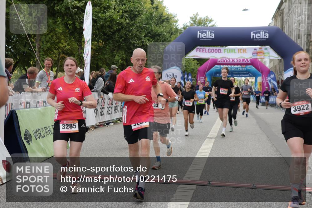 06.09.2026 - CURREX Alsterlauf Yannick Fuchs http://msf.ph/oto/10221475 06.09.2026 10:11:36 Ziel 2356, 2446, 3284, 3285, 3360, 3373, 3652, 3922, 4188, 4189, 5226, 5279, 5451, 5458, 5922, 5923, 6446, 6491, 8004, 8007, 8145, 8146 meine-sportfotos.de