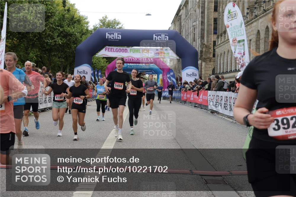 06.09.2026 - CURREX Alsterlauf Yannick Fuchs http://msf.ph/oto/10221702 06.09.2026 10:11:37 Ziel 2356, 2446, 3284, 3285, 3360, 3373, 3922, 4188, 4189, 5226, 5279, 5451, 5458, 5922, 5923, 6446, 6491, 8004, 8007, 8145, 8146 meine-sportfotos.de