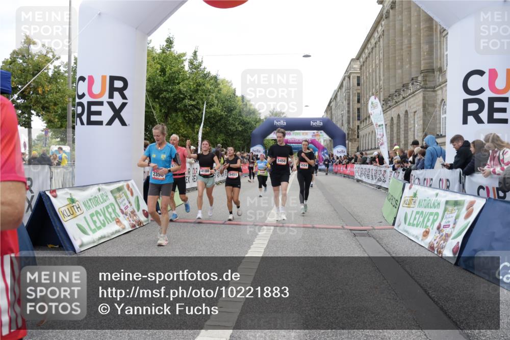 06.09.2026 - CURREX Alsterlauf Yannick Fuchs http://msf.ph/oto/10221883 06.09.2026 10:11:39 Ziel 2356, 3060, 3284, 3285, 3360, 3373, 3922, 4188, 4189, 5226, 5279, 5451, 5458, 5922, 5923, 6019, 6166, 6362, 6446, 6491, 8146 meine-sportfotos.de